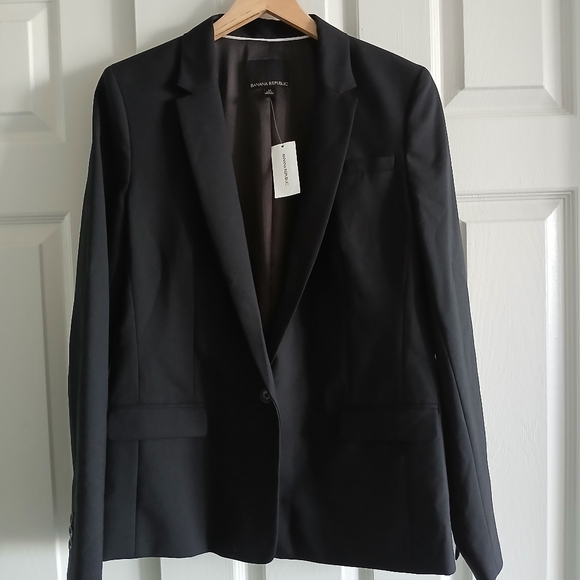 Banana Republic Jackets & Blazers - Black Banana Republic wool classic 1-button blazer size 12 NEW with tags
